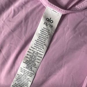 Alo yoga Cropped Escalate Wrap Top
Color: Sugarplum Pink